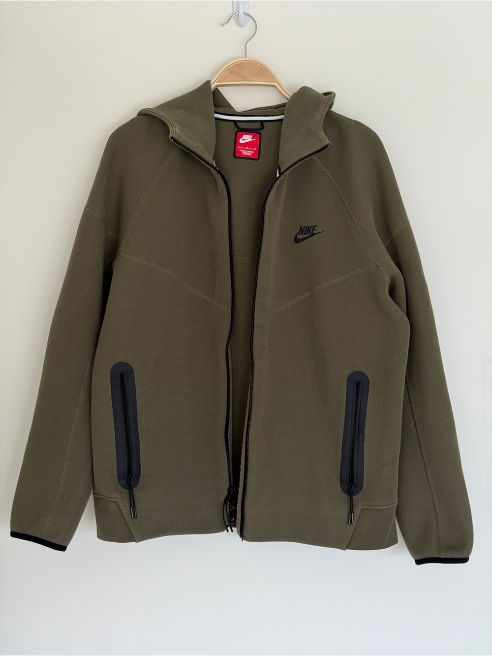 Nike Men’s Olive Green Full-Zip Performance Hoodie Sweater